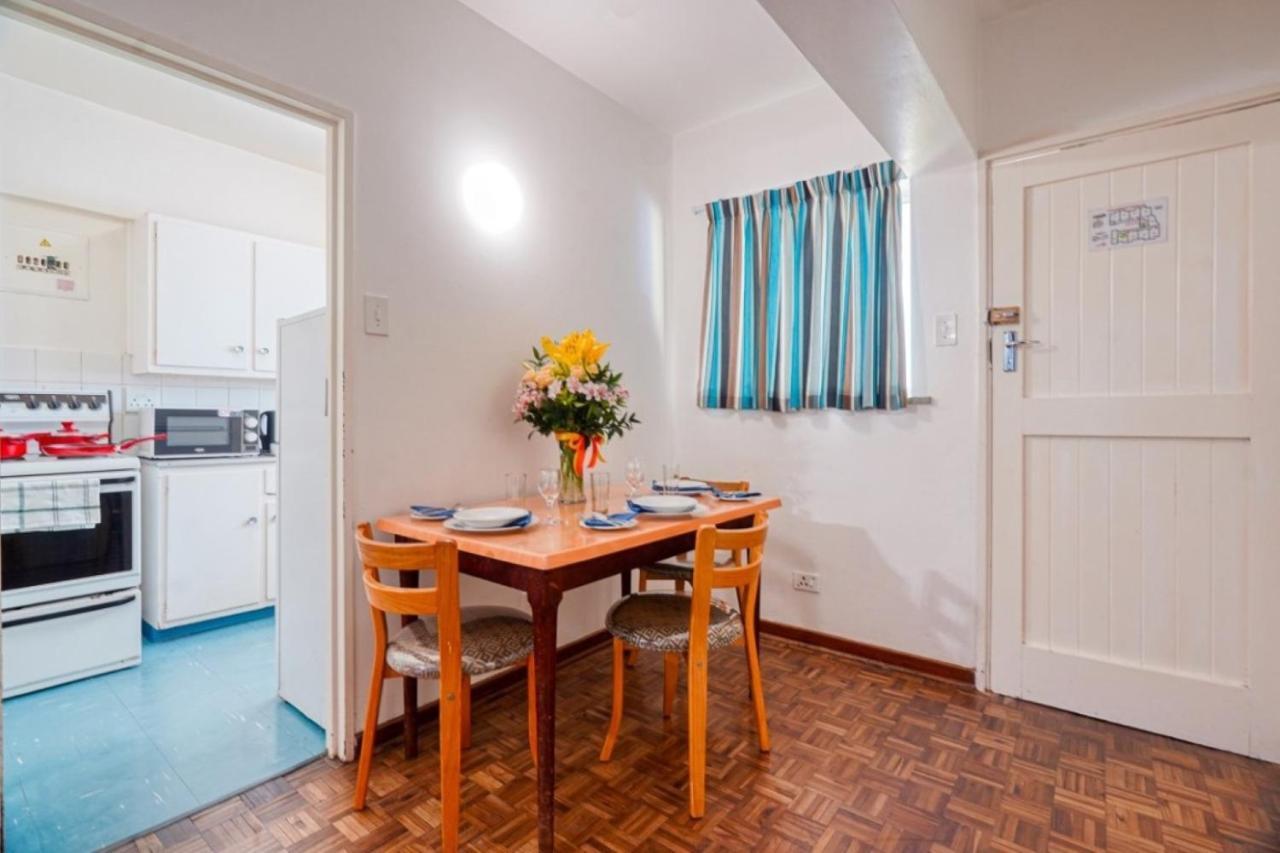 Impala Holiday Flats & Apartments เดอร์บัน ภายนอก รูปภาพ